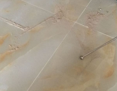 六盘水瓷砖空鼓维修公司分享粘合剂选择不当在瓷砖铺贴过程中可能导致以下问题