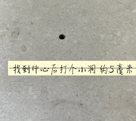 六盘水瓷砖空鼓维修公司专业解答在瓷砖铺贴过程中，如果砂料搅拌不均匀，将会带来以下问题